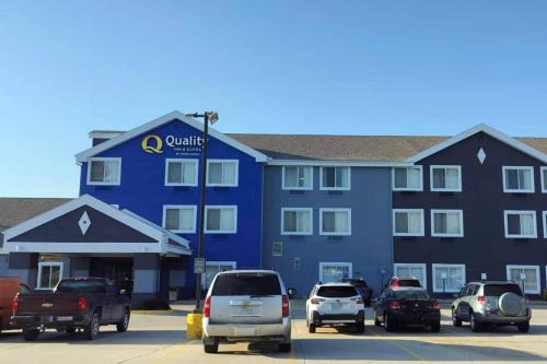 Bethany Hotel | Discover Quality Inn & Suites Bethany: Pet-Friendly Retreat