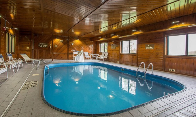 Bloomington Hotel | Quality Inn & Suites Bloomington: Family-Friendly Retreat