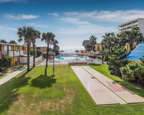 North Beach Hotel | Pet-Friendly Quality Inn & Suites with Oceanfront Pool