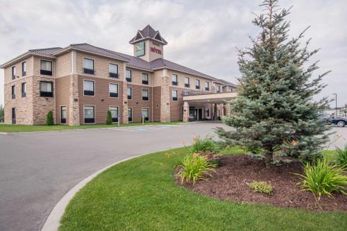 Val-d'Or Hotel | Discover Quality Inn & Suites: Family-Friendly Getaway