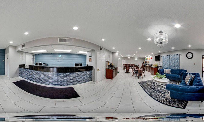 Roselawn Finance Hotel | Relax at Quality Inn & Suites with Pool and Spa Amenities
