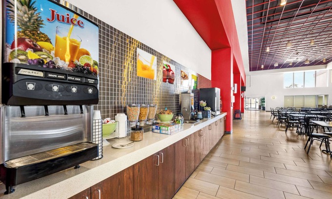 Columbus Hotel | Discover Quality Inn: Guest Rated 8.4 with Pool & Dining