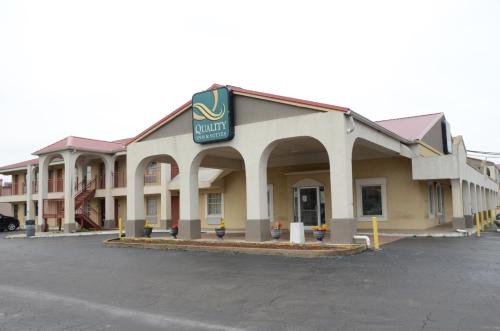 Covington Hotel | Cozy Quality Inn & Suites with Breakfast and Family Amenities