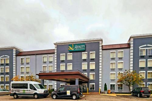 Mount Saint Joseph Hotel | Convenient Quality Inn & Suites Near CVG Airport