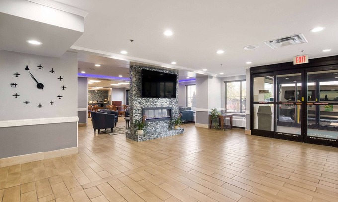 Mount Saint Joseph Hotel | Convenient Quality Inn & Suites Near CVG Airport