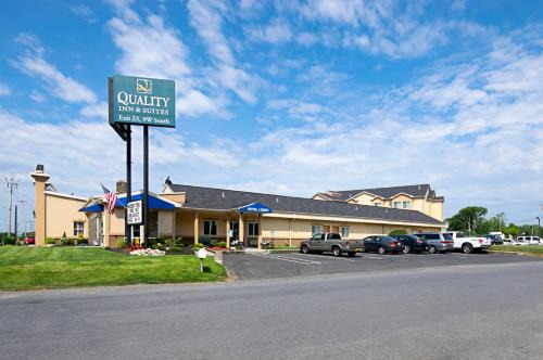 Glenmont Hotel | Pet-Friendly Quality Inn & Suites Glenmont with Pool Access