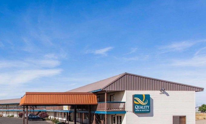 Goldendale Hotel | Discover Quality Inn & Suites Goldendale – Pet Friendly & Pool