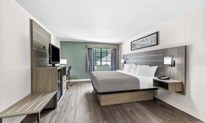 Kilgore Hotel | Discover Quality Inn & Suites Kilgore-Longview Amenities