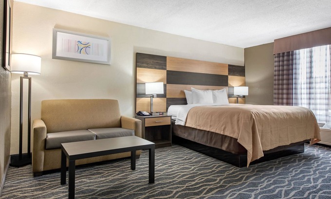 Lafayette Hotel | Comfortable Quality Inn & Suites Lafayette with Great Amenities
