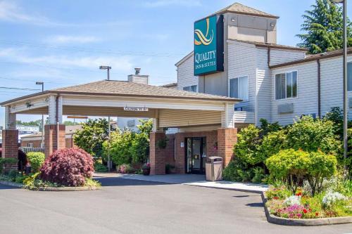 Longview Hotel | Comfortable Quality Inn & Suites Longview with Ocean Views
