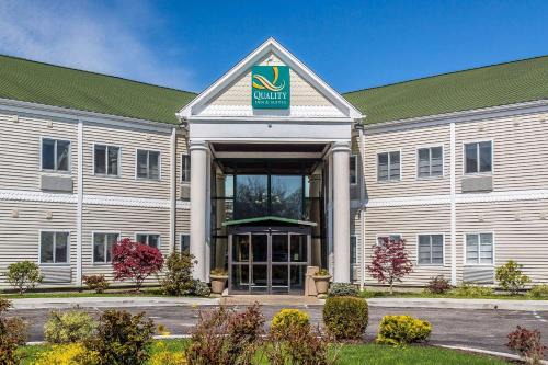 Middletown Hotel | Comfortable Quality Inn & Suites Middletown - Newport Retreat