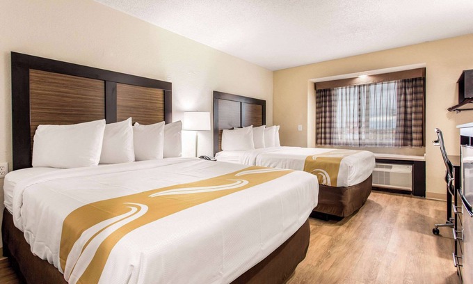 Carolina Forest Hotel | Comfortable Quality Inn & Suites with Spa and Breakfast