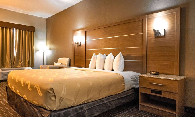 Lithia Springs Hotel | Convenient Quality Inn & Suites near Six Flags – Austell
