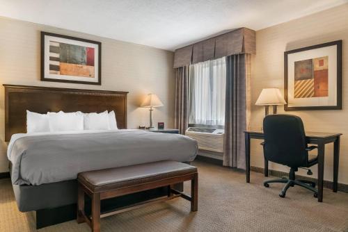 Battle Creek Hotel | Convenient Quality Inn & Suites Near the Casino