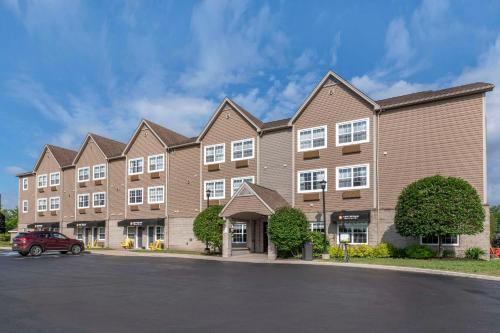 Quispamsis Hotel | Discover Quality Inn & Suites Amsterdam with Pet-Friendly Perks