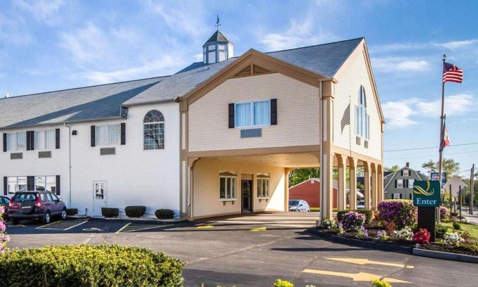 South Portland Hotel | Cozy Quality Inn & Suites with Pet-Friendly Amenities
