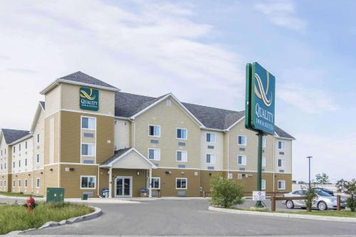 Thompson Hotel | Pet-Friendly Quality Inn & Suites Thompson - 4-Star Comfort