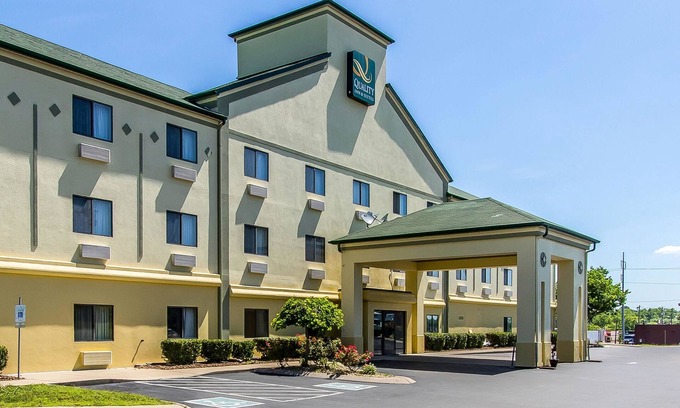 La Vergne Hotel | Discover Quality Inn & Suites: Family-Friendly Getaway