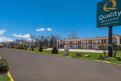 Poplar Grove Hotel | Comfortable Quality Inn & Suites with Oceanfront Views
