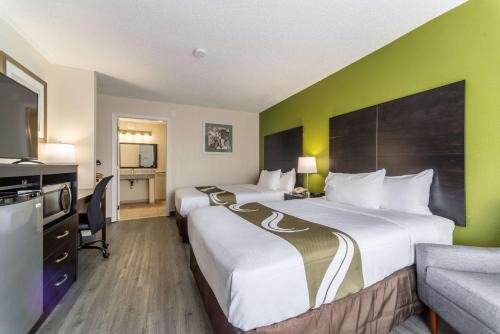 Vandalia Hotel | Convenient Quality Inn & Suites Vandalia with Pool and Breakfast