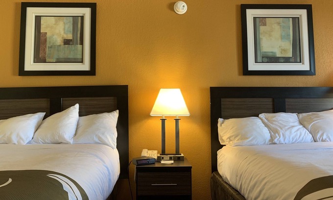 Troy Hotel | Convenient Quality Inn Near University with Pool & Dining
