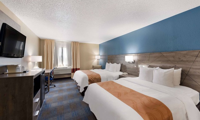 Upper Sandusky Hotel | Comfortable Stay at Quality Inn with Pool and Restaurant