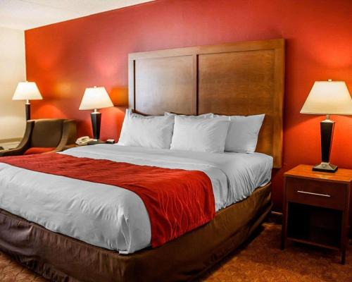 Lima Hotel | Quality Inn: Comfortable Stay with Breakfast & Accessibility