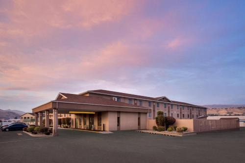 Wenatchee Hotel | Pet-Friendly Getaway at Quality Inn Wenatchee-Leavenworth