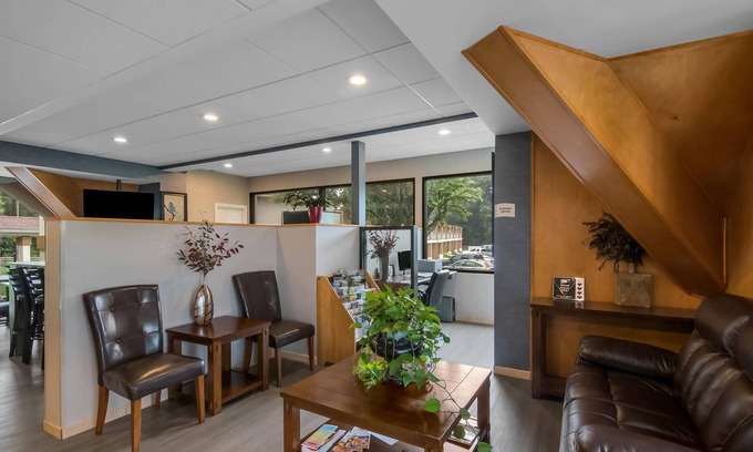 Westfield Hotel | Eco-Friendly Retreat at Quality Inn Westfield - Springfield