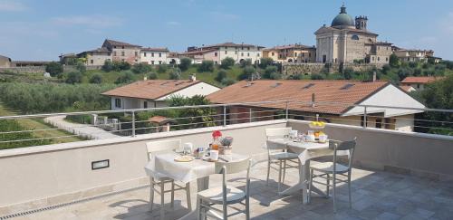 Raffa Bed & Breakfast | Pet-Friendly Quarantotto B&B with Breakfast & Hot Tub