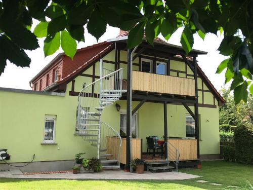 Bad Frankenhausen/Kyffhauser Apartment | Guest Rated: Quartier Nr.1 with Breakfast & Family Amenities