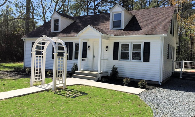 Cambridge House | Guest Rated: 10/10 at Quarterdeck, Swan Cove Manor