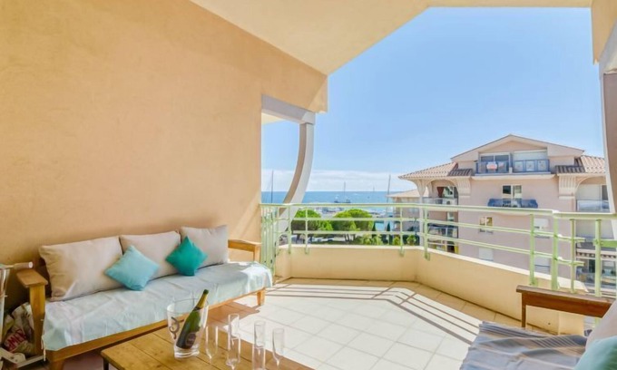 Frejus Port Apartment | Guest Favorite: Quartier Latin with Oceanfront Spa & Views