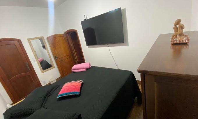 Cruzeiro House | Cozy Pet-Friendly Retreat for Families and Travelers