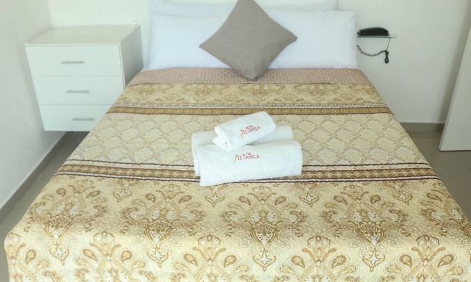 Salvador Hotel | Cozy Quarto Casal: Family-Friendly Stay with Breakfast Included