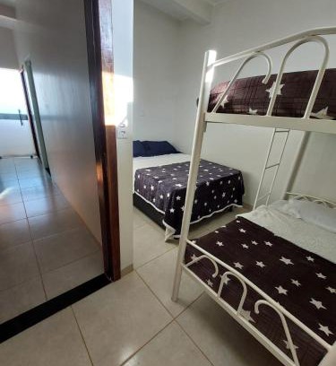 Village House | Budget-Friendly Shared Room at Queen's Hotel with Breakfast