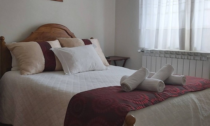 Seia Cabin | Discover Quarto Duplo Sabugueiro: Family-Friendly Retreat