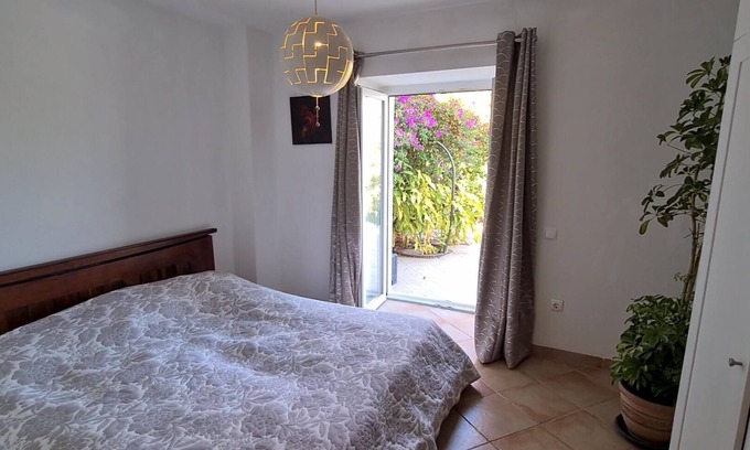 Silves Bed & Breakfast | Cozy Private Room in a Quaint Farmhouse Above Silves
