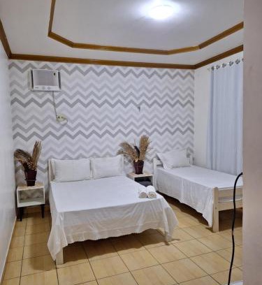 Alvorada House | Convenient Triple Room with Private Bathroom in Pousada