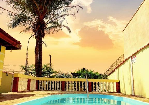 Campos Eliseos House | Pet-Friendly Retreat at Casa de Brotas - 4 Star Stay!