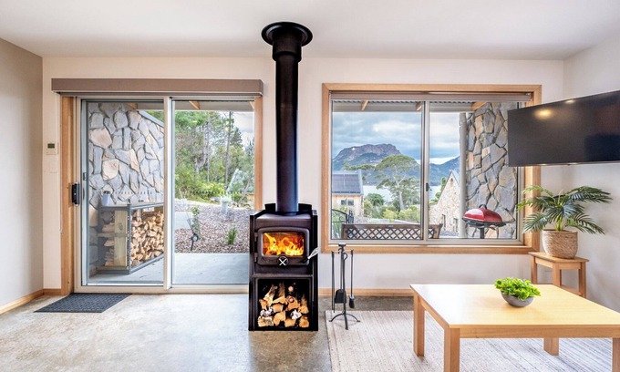 Coles Bay Apartment | Central Haven: Steps from Cafes, Shops & the Waterfront