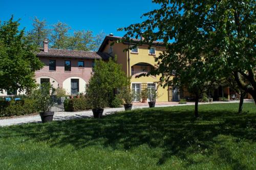Quattro Castella Bed & Breakfast | Pet-Friendly Quattrocolli B&B with 9.3/10 Guest Rating