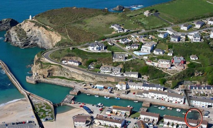 Portreath Apartment | QUAYSIDE COTTAGE, pet friendly, country holiday cottage in Portreath