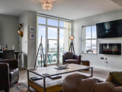 Whitehaven House | Guest Rated Quayside7: Family-Friendly Getaway Awaits
