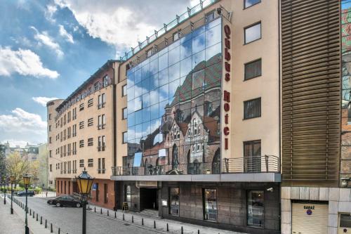 Wroclaw Old Town Hotel | Enjoy Qubus Hotel Wrocław: Pet-Friendly with Spa & Pool
