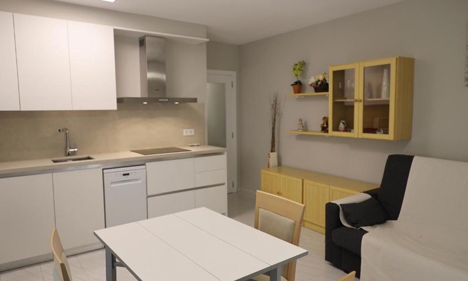Peniscola Apartment | Experience Comfort at Que lo paséis bien - 4-Star Retreat