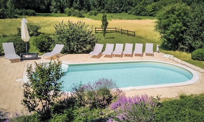 Leobard Villa | Discover Queduchique: Poolside Bliss and Family-Friendly Fun