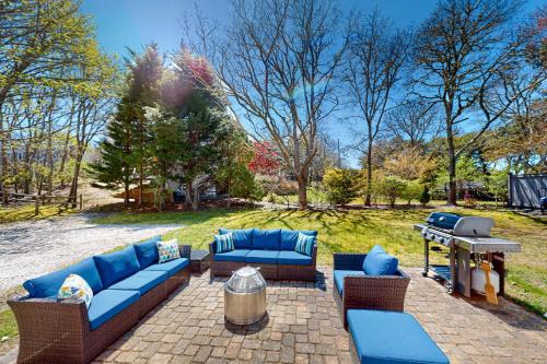 Chatham House | Discover Family-Friendly Comfort at Queen Anne Hotel