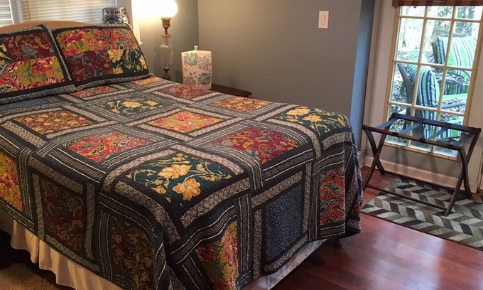 Jefferson Other | Experience a Cozy Queen Bed on Our Unique Farm Stay