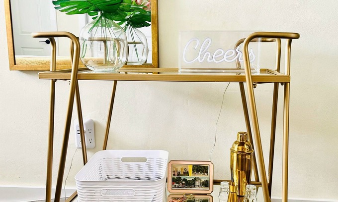 Safety Harbor Hotel | Vibrant Queen Studio by the Water in Safety Harbor